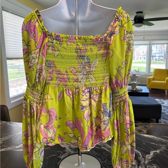Hadia Silk Top size S. True color is first few pics. - Picture 11 of 11